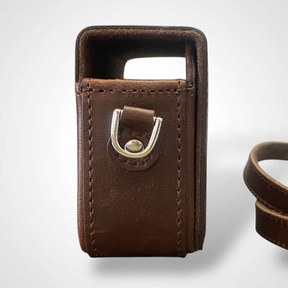 MegaGear Canon PowerShot G9 X Mark II, G9 X Leather Camera Hard Case with Strap - Picture 8 of 14